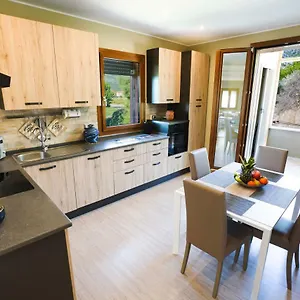 Luxury Garden Marina Apartment Bosa